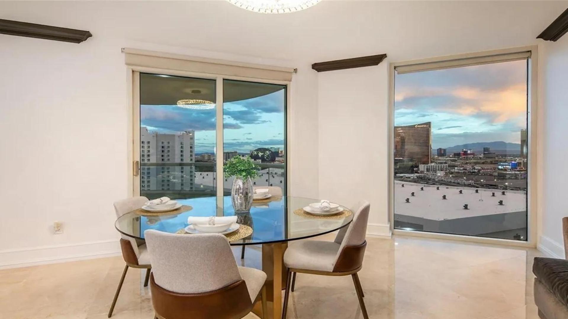 Stunning Four Bedroom Fully Professionally Remodeled Apartment Las Vegas Kültér fotó