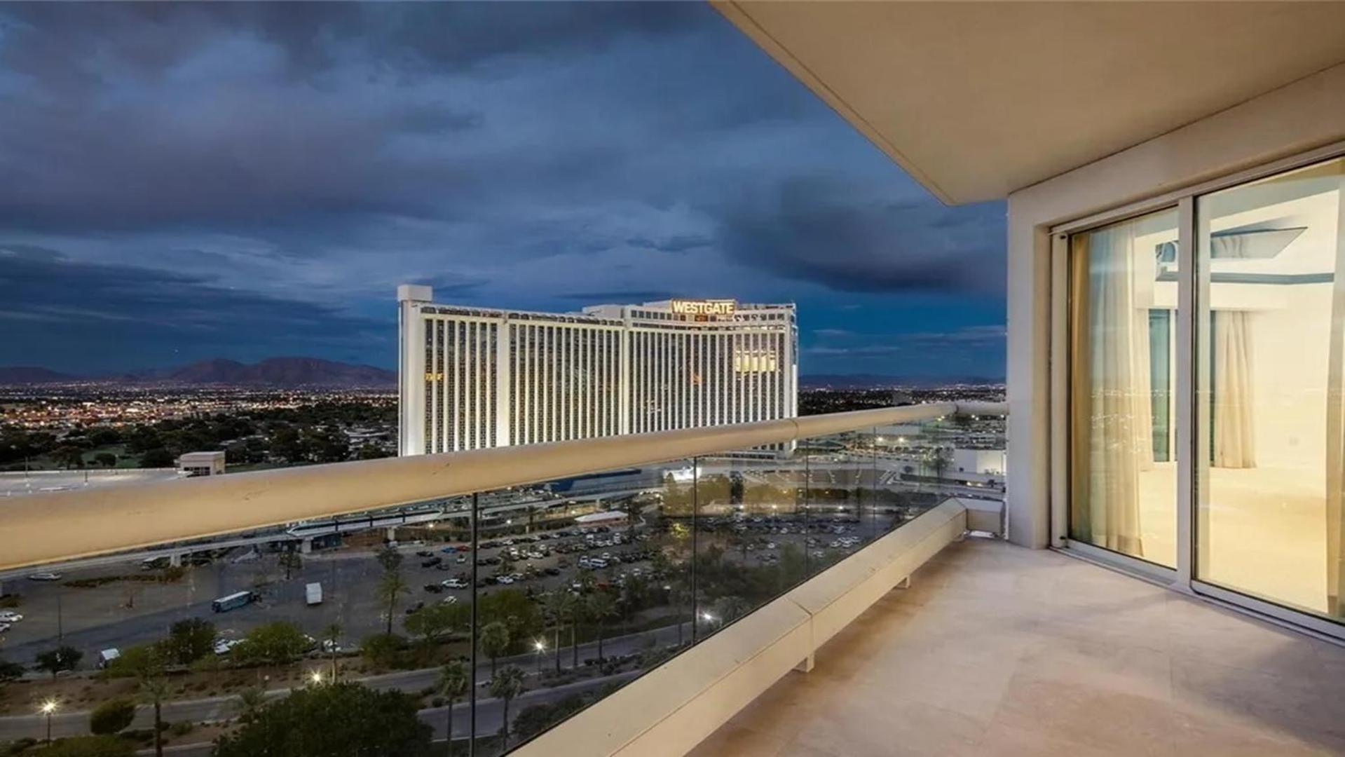 Stunning Four Bedroom Fully Professionally Remodeled Apartment Las Vegas Kültér fotó
